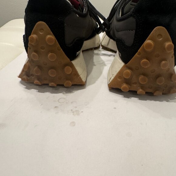 Women's New Balance 327 Moonbeam Size 8 Worn Sneakers with some wear and tear - Picture 16 of 16